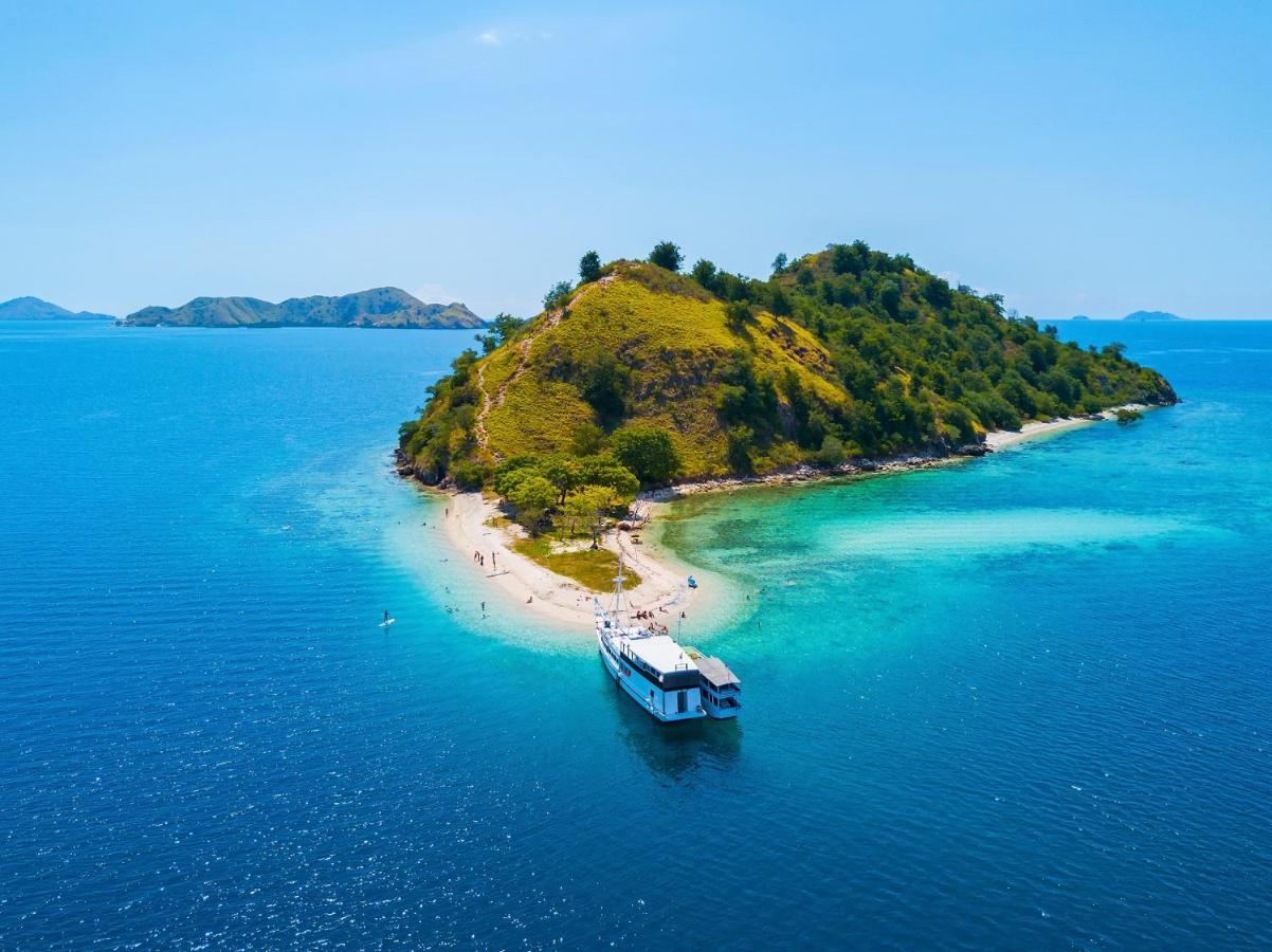 Meruorah Komodo Labuan Bajo Hotel Ngoại thất bức ảnh